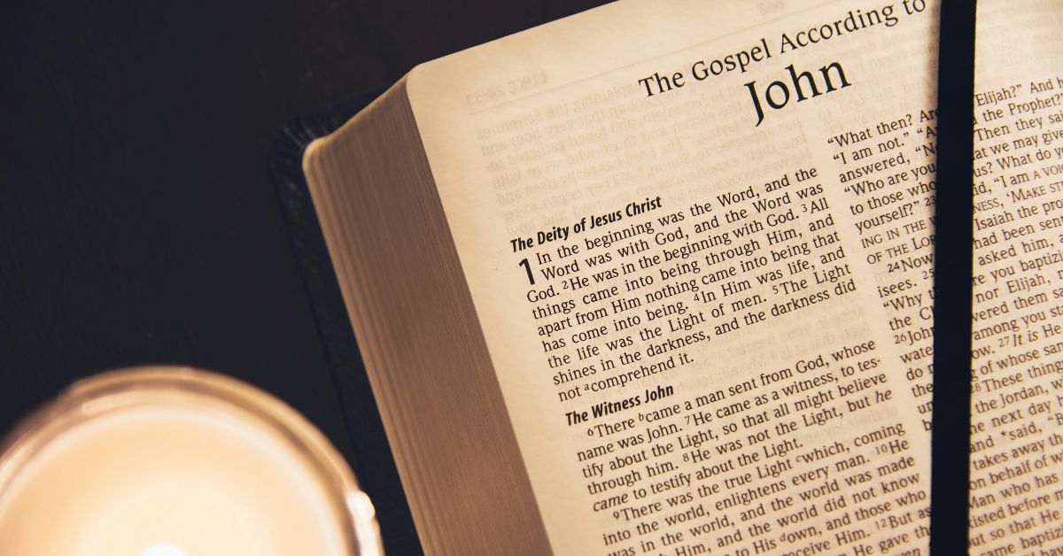 The-gospel-of-John-open-in-the-Bible.jpg